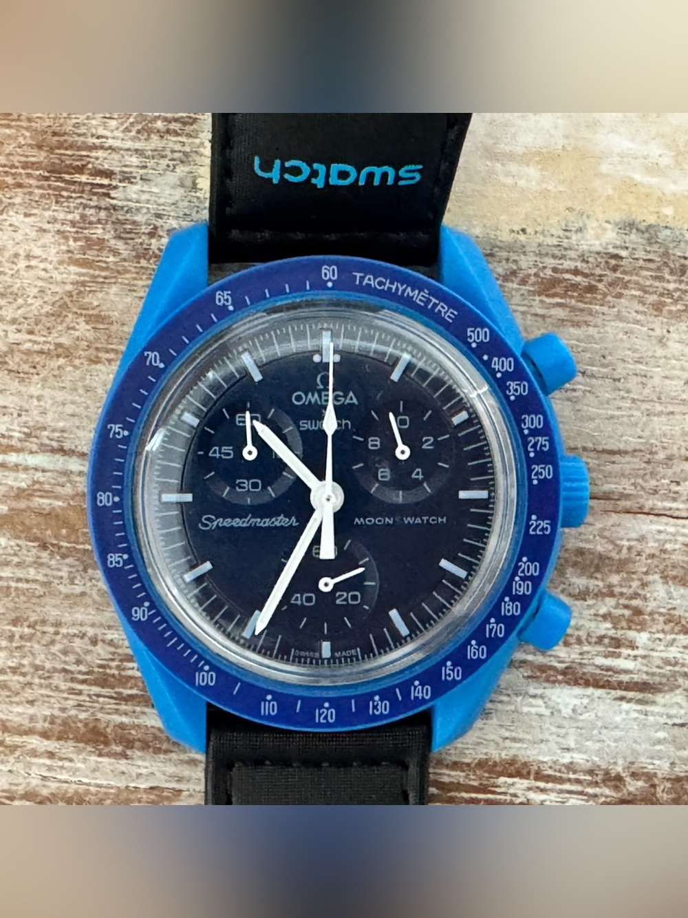 OMEGA x Swatch Bioceramic MoonSwatch – Mission to Neptune - Picture 7 of 16